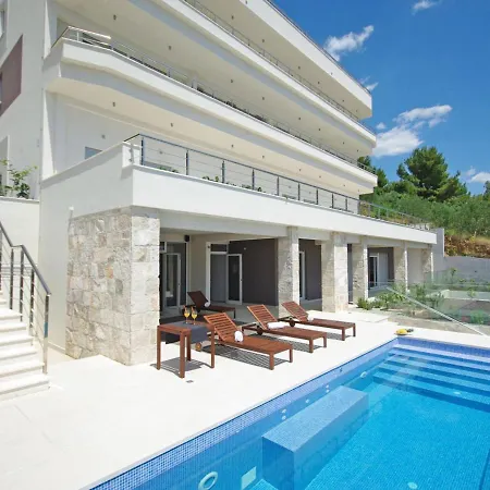 Apartman Jolara With Heated Pool Mimice