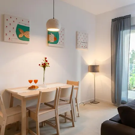 Jolara With Heated Pool Apartman Mimice