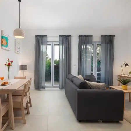 Apartman Jolara With Heated Pool Mimice