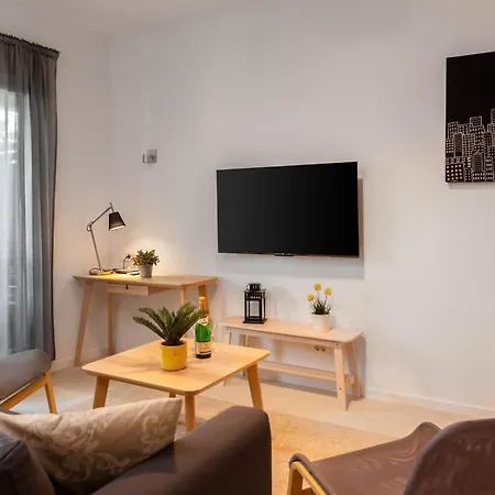 Jolara With Heated Pool Apartman Mimice